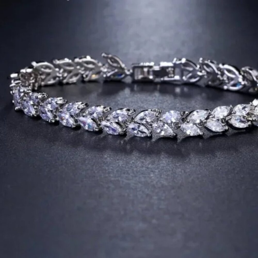 18k White Gold plated Swarovski Women's marquise bracelet